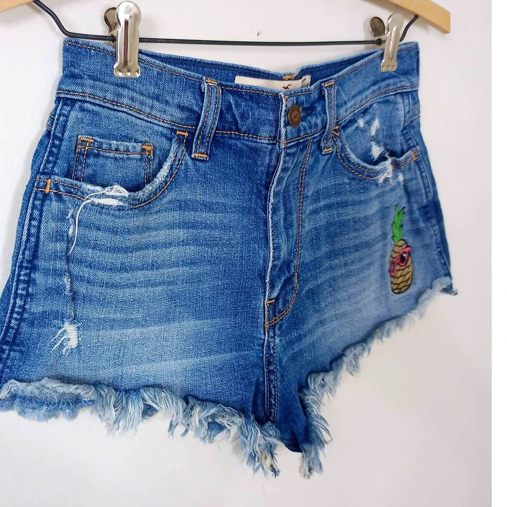 Hollister Women 0 Destroyed Cutoff High Rise Short - Picture 2 of 7